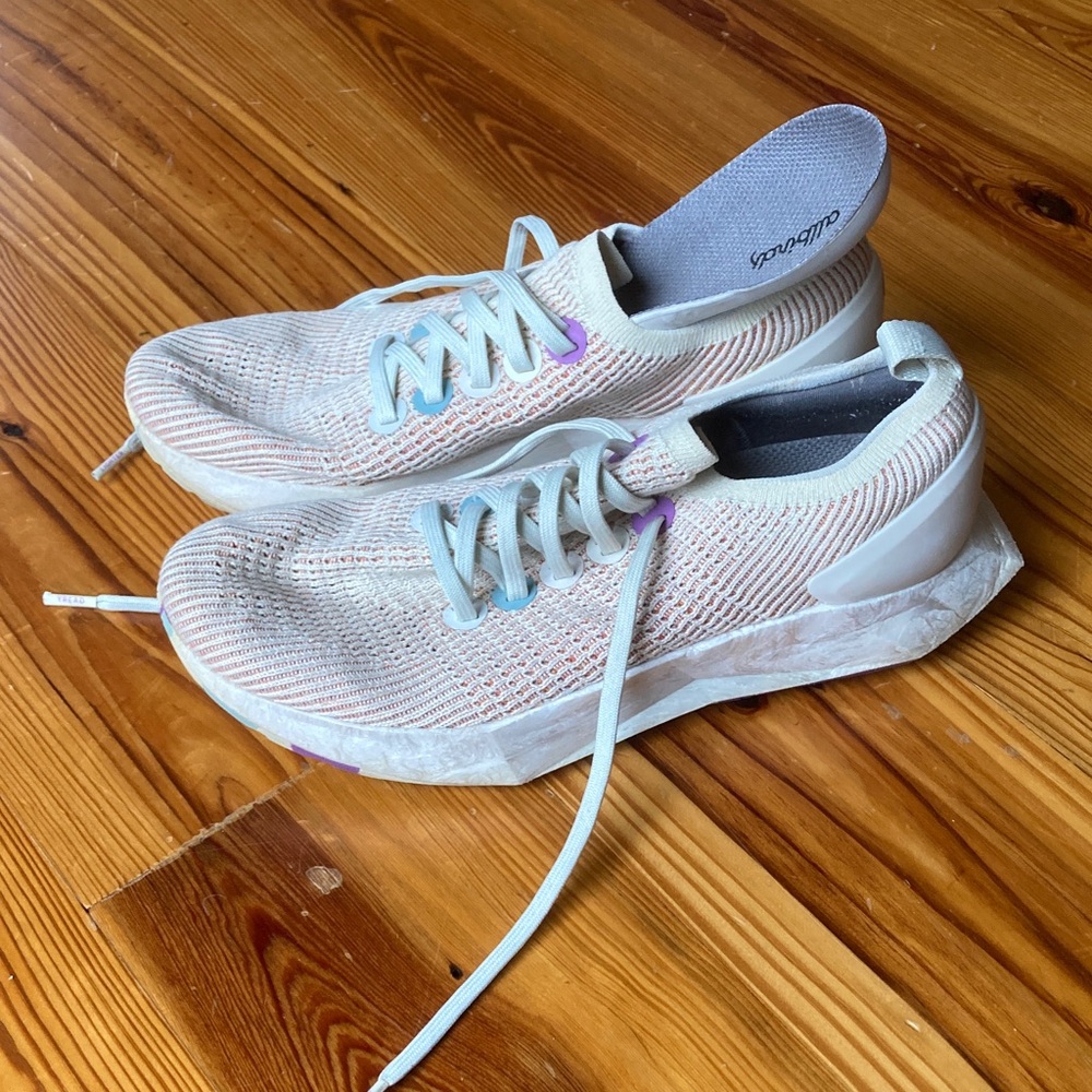 allbirds Women’s Light Pink Knit Sneakers with White Soles, price is firm